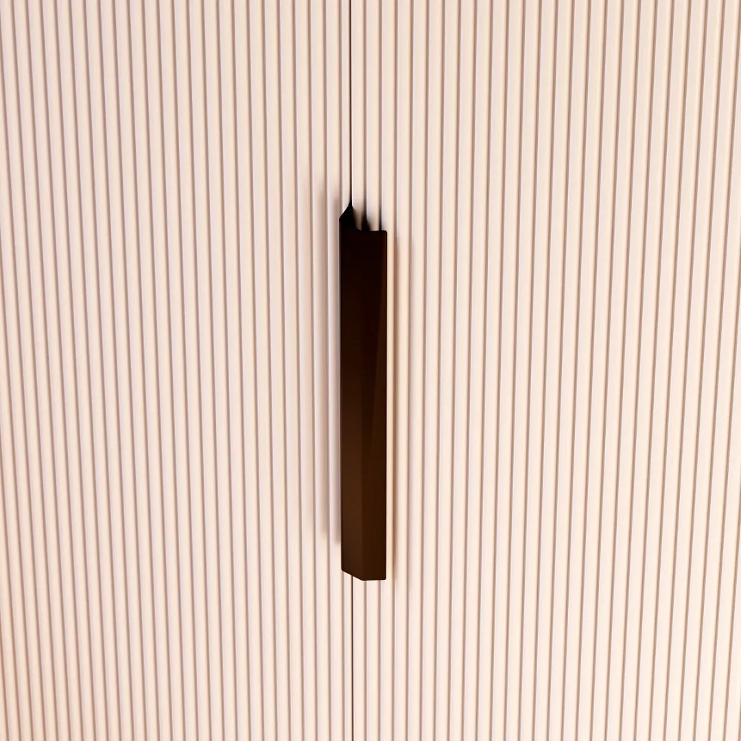 Балкон с удобной мягкой нишей и шкафом с фрезерованными фасадами №130