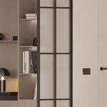 Стеклянная перегородка для зонирования квартиры студии, стекло Эстриадо GRACE 12