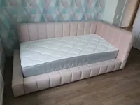 Кровать односпальная мягкая с ортопедической решеткой КВАДРО