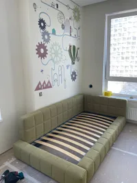 Кровать односпальная мягкая с ортопедической решеткой QUADRO