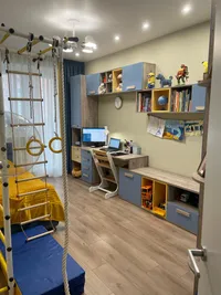 Антресоль навесная с цветной нишей E306