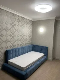 Кровать односпальная мягкая с ортопедической решеткой QUADRO