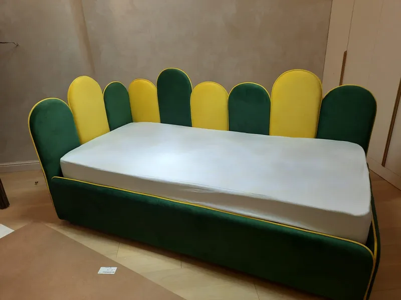 Мягкая кровать-диван КИПРОС с подъемным механизмом, 90x190