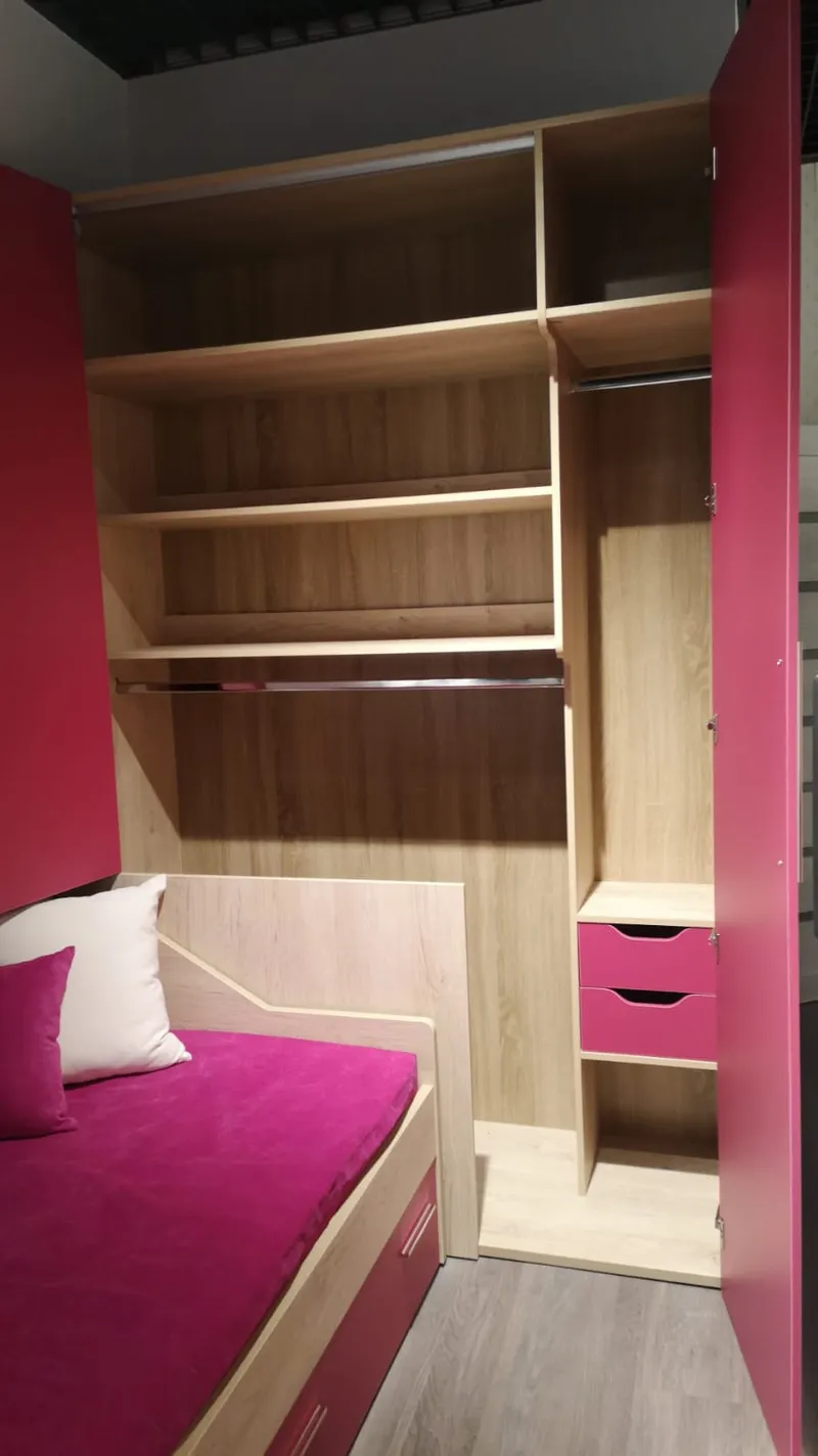 Шкаф двухдверный с фальш-стенкой и раздвижжными дверьми L205 L/R