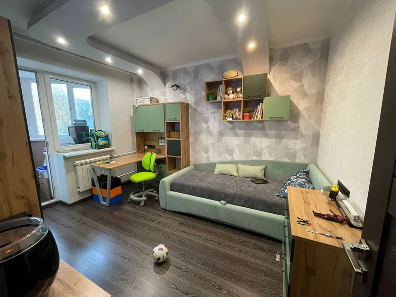 Шкаф со встроенным столом шириной 904мм E404 L/R