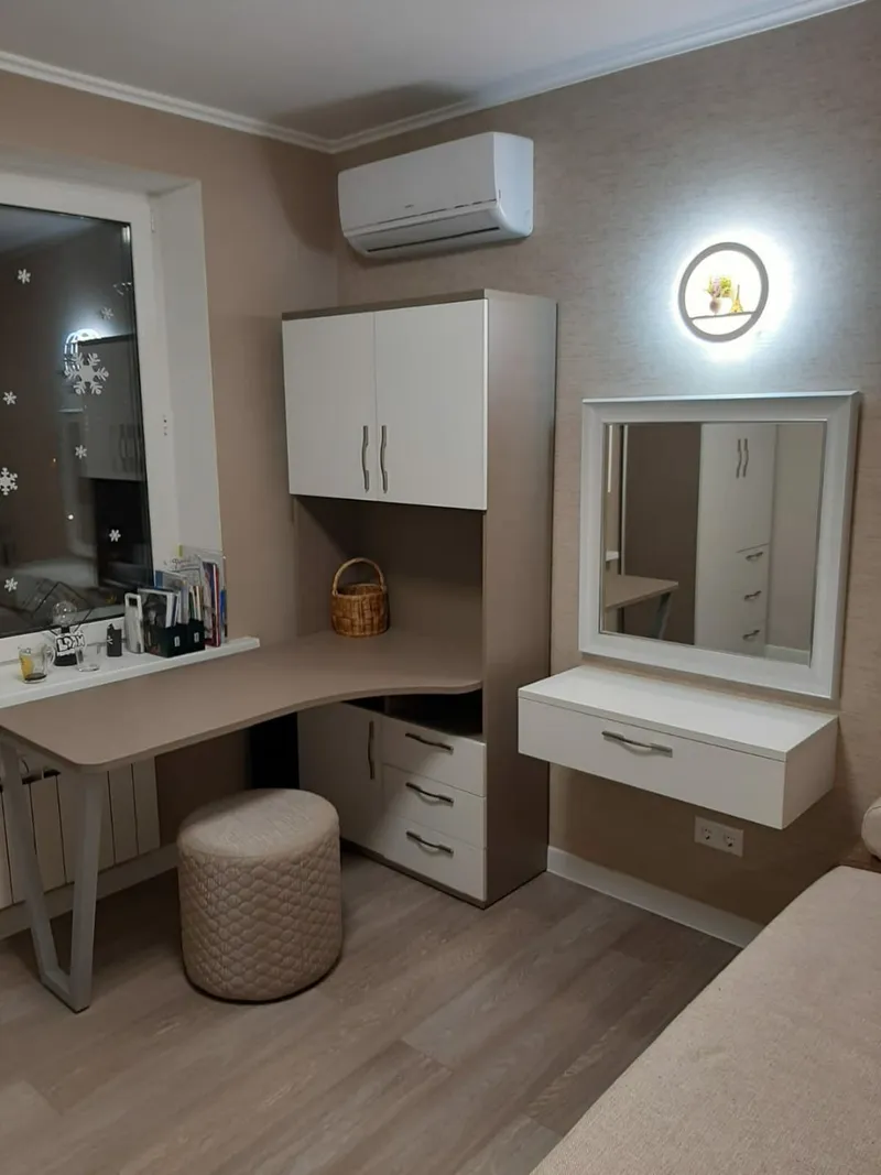 Шкаф со встроенным столом шириной 904мм E404 L/R